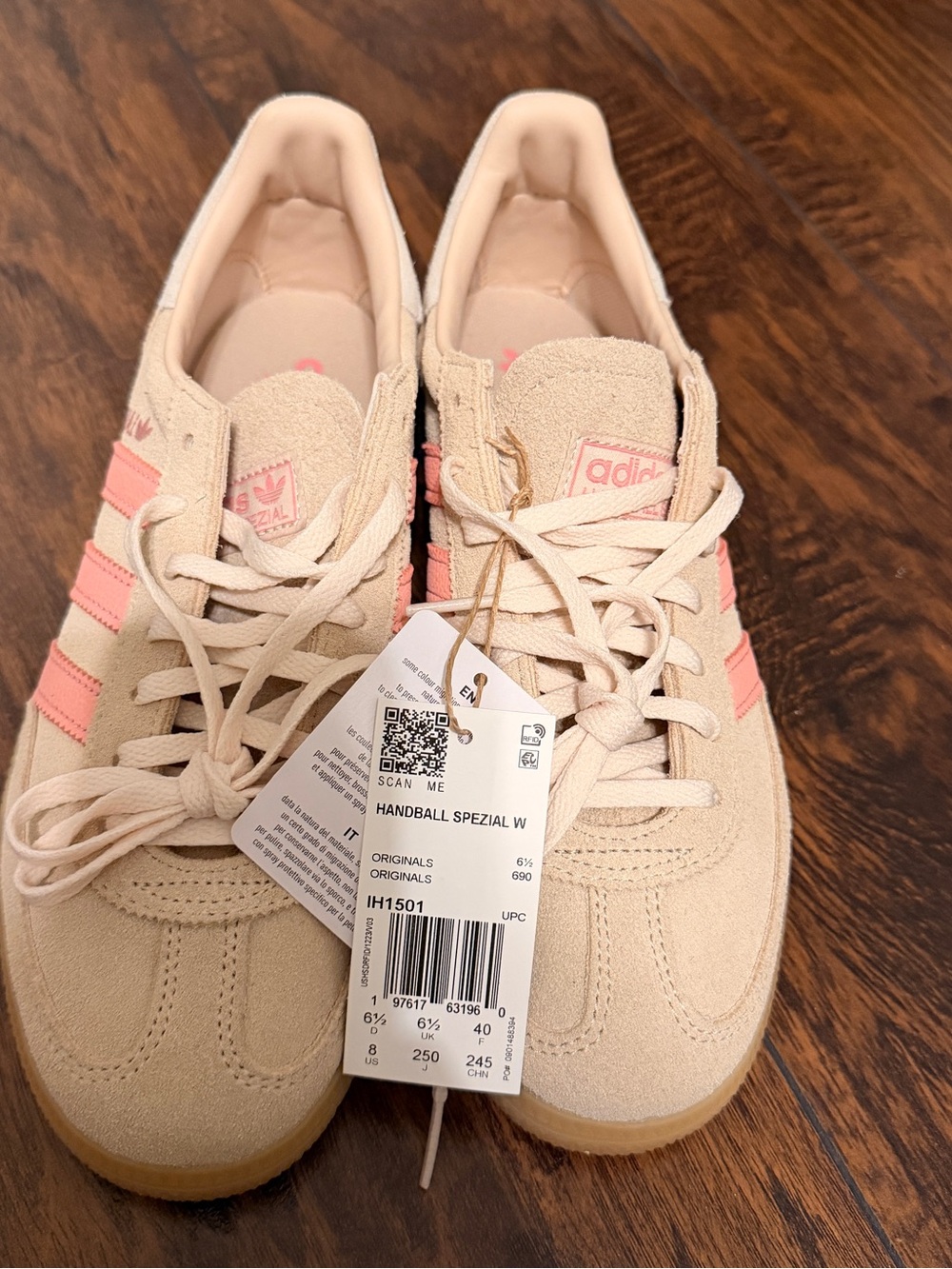 adidas Handball Spezial Women’s Sneakers - Cream with Pink Stripes